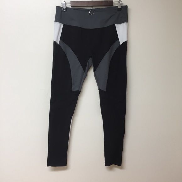 4 for 25$ Grey tone workout leggings - Picture 2 of 5